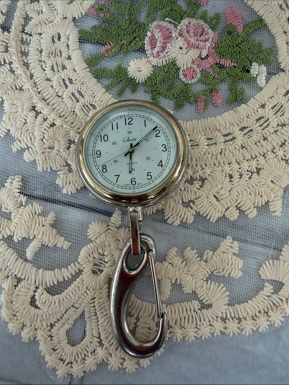 VINTAGE COLLEZIO silver toned pocket watch with sports clip battery operated 4”